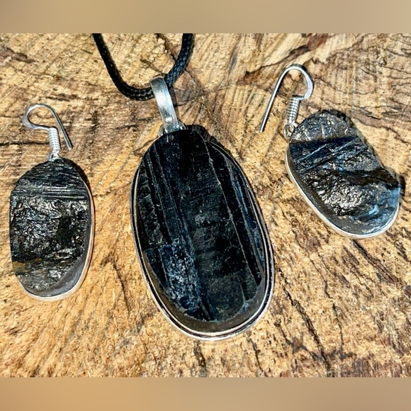 Rough Schorl Black Tourmaline Pendant & Earrings - Picture 6 of 7